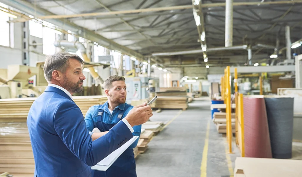 Beleuchtung einer Werkstatt: Hiermit müssen Sie rechnen