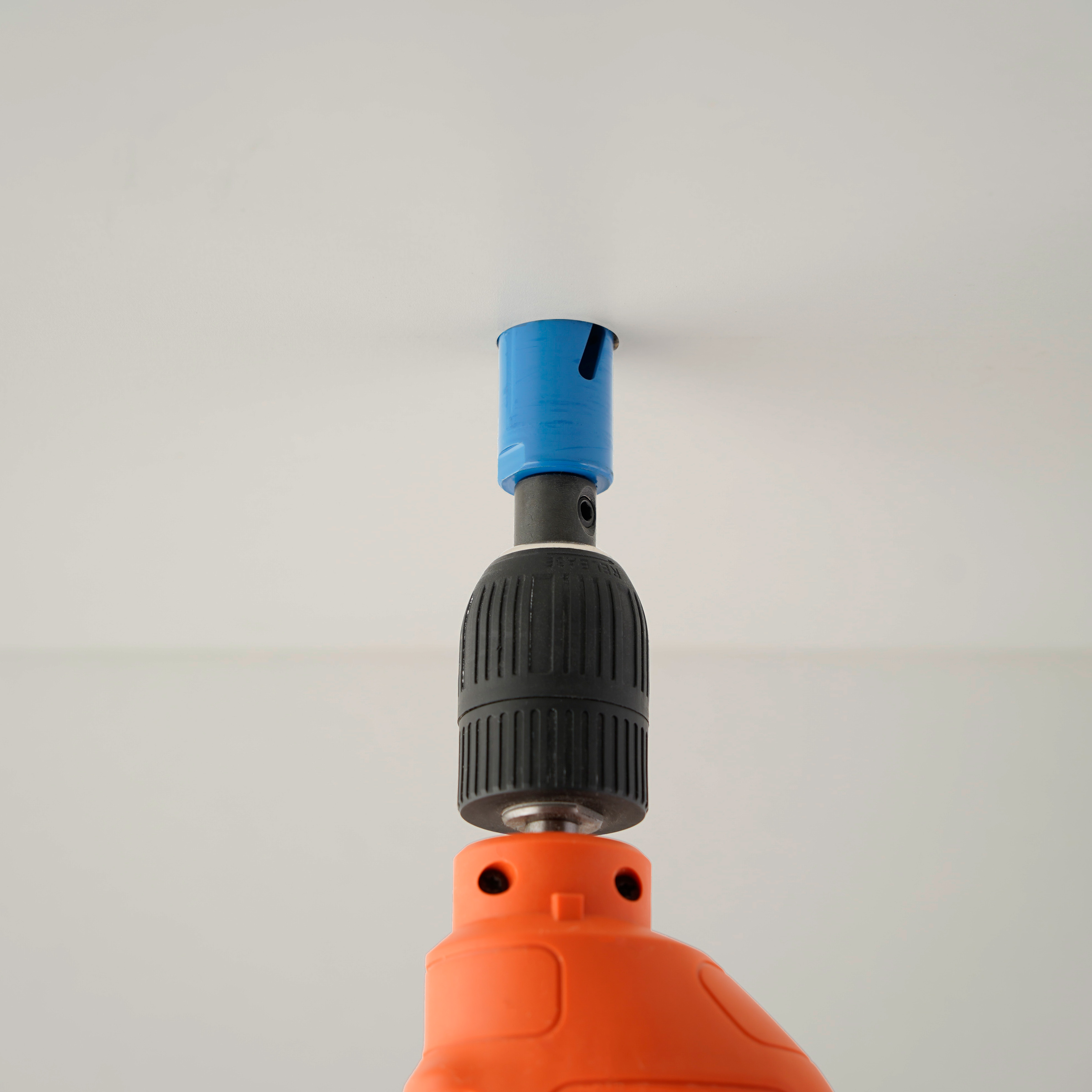 Varese-HoleSaw_25v2.jpg Varese-HoleSaw_25v2.jpg