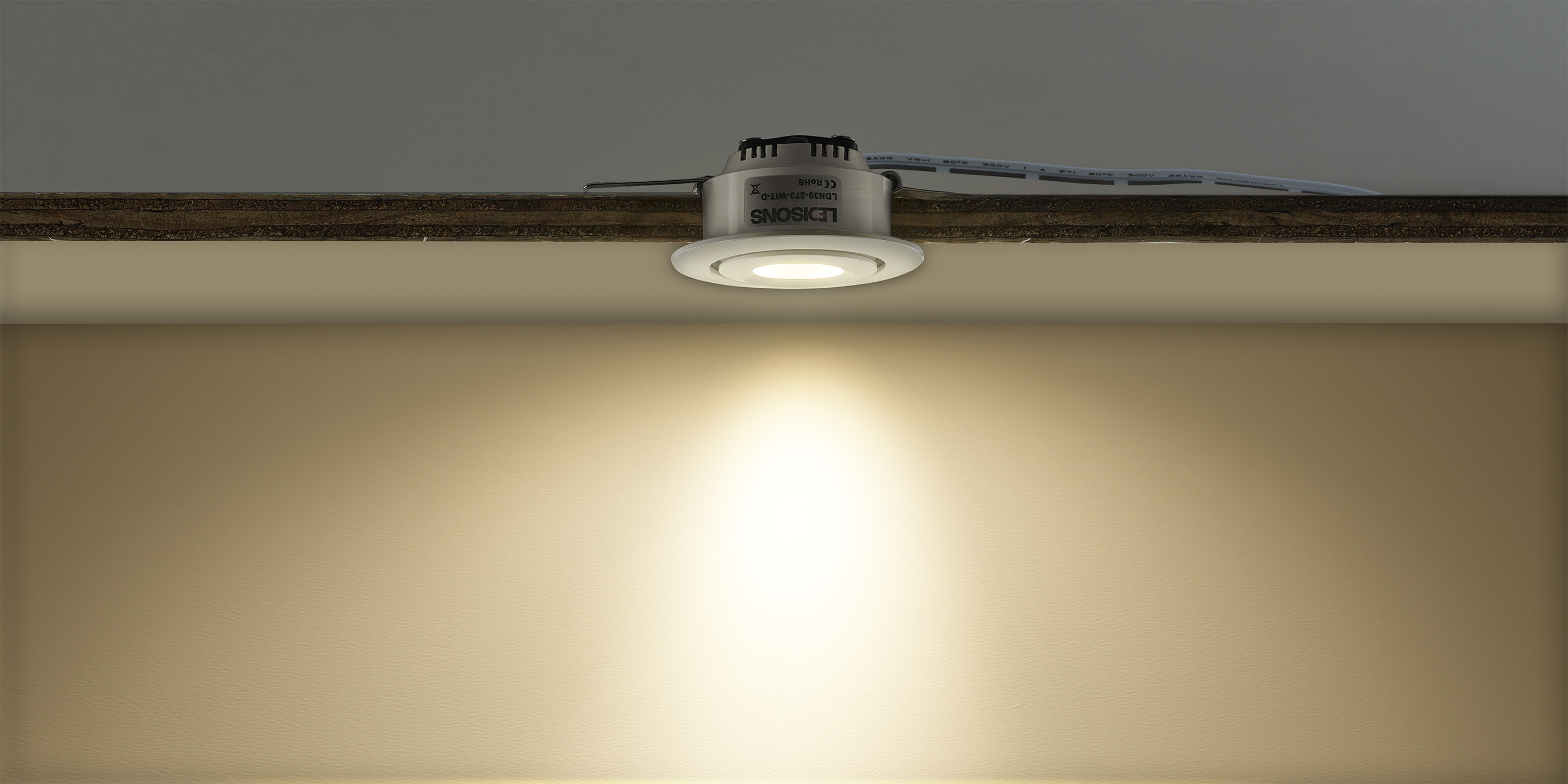 Mini LED Einbaustrahler mit schmalem Lichtkegel fuer gezielte Beleuchtung